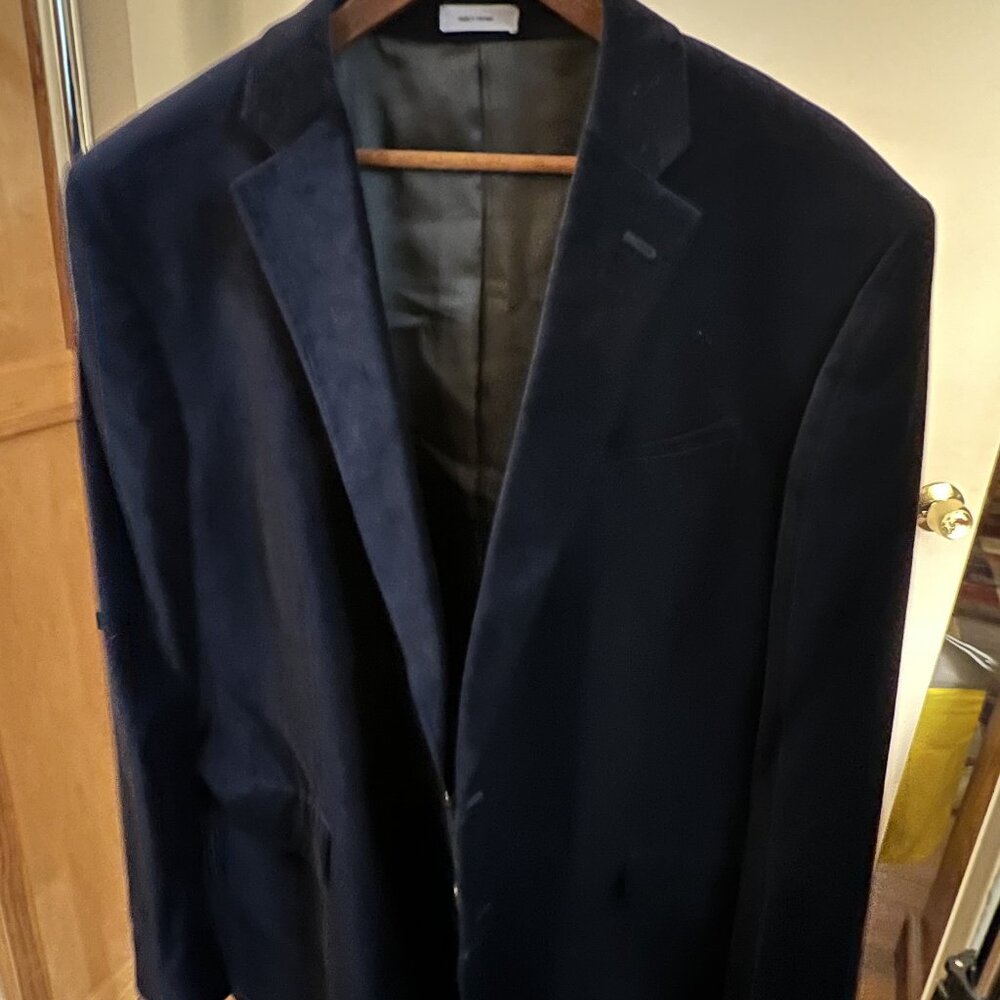 Beautiful Velvet Blazer. Size 48L New without tags